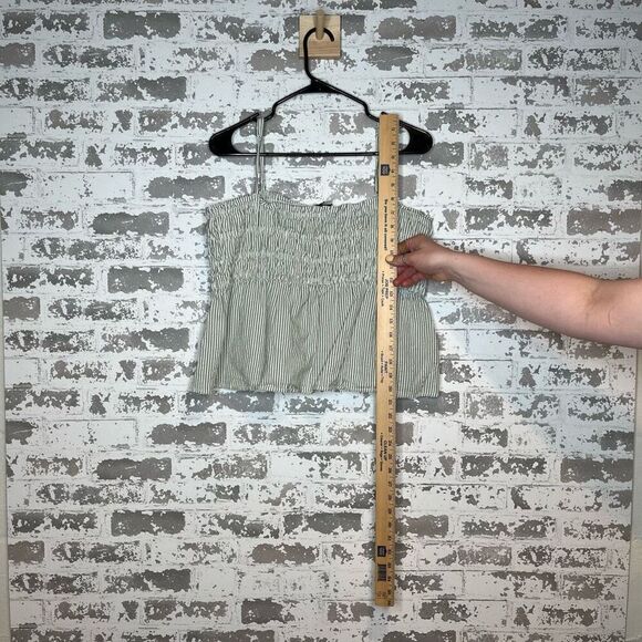 American Eagle | women striped cropped tank top - Picture 8 of 9